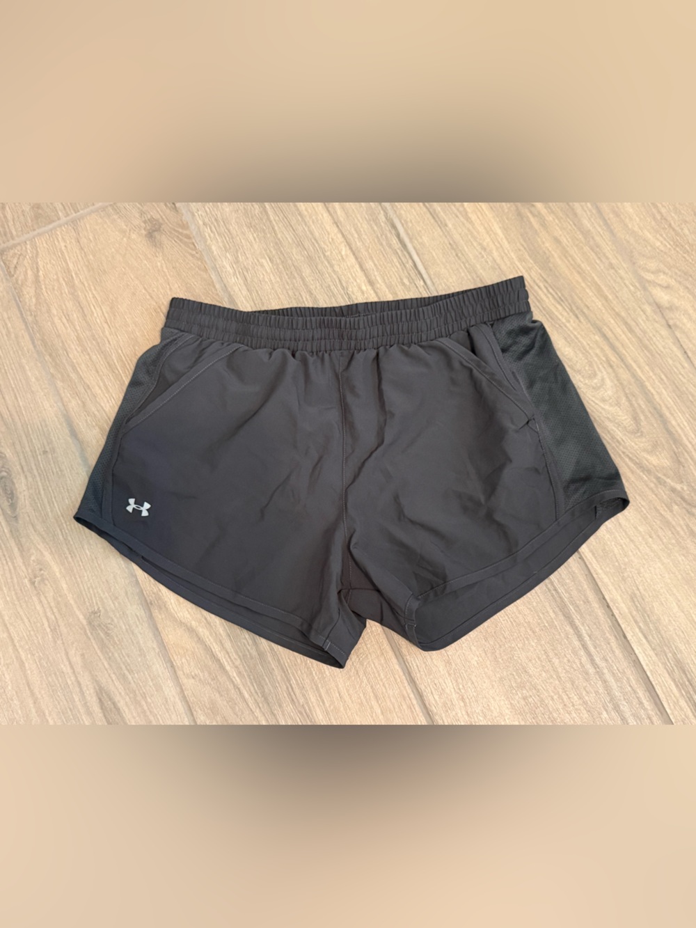 Under Armour HeatGear Black Running Shorts Women’s Medium Pockets